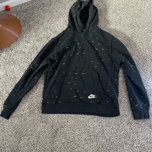 Men’s Nike sweatshirt